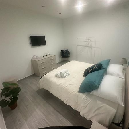 House Luroke Apartman Catania-Fontanarossai nemzetközi repülőtér Kültér fotó